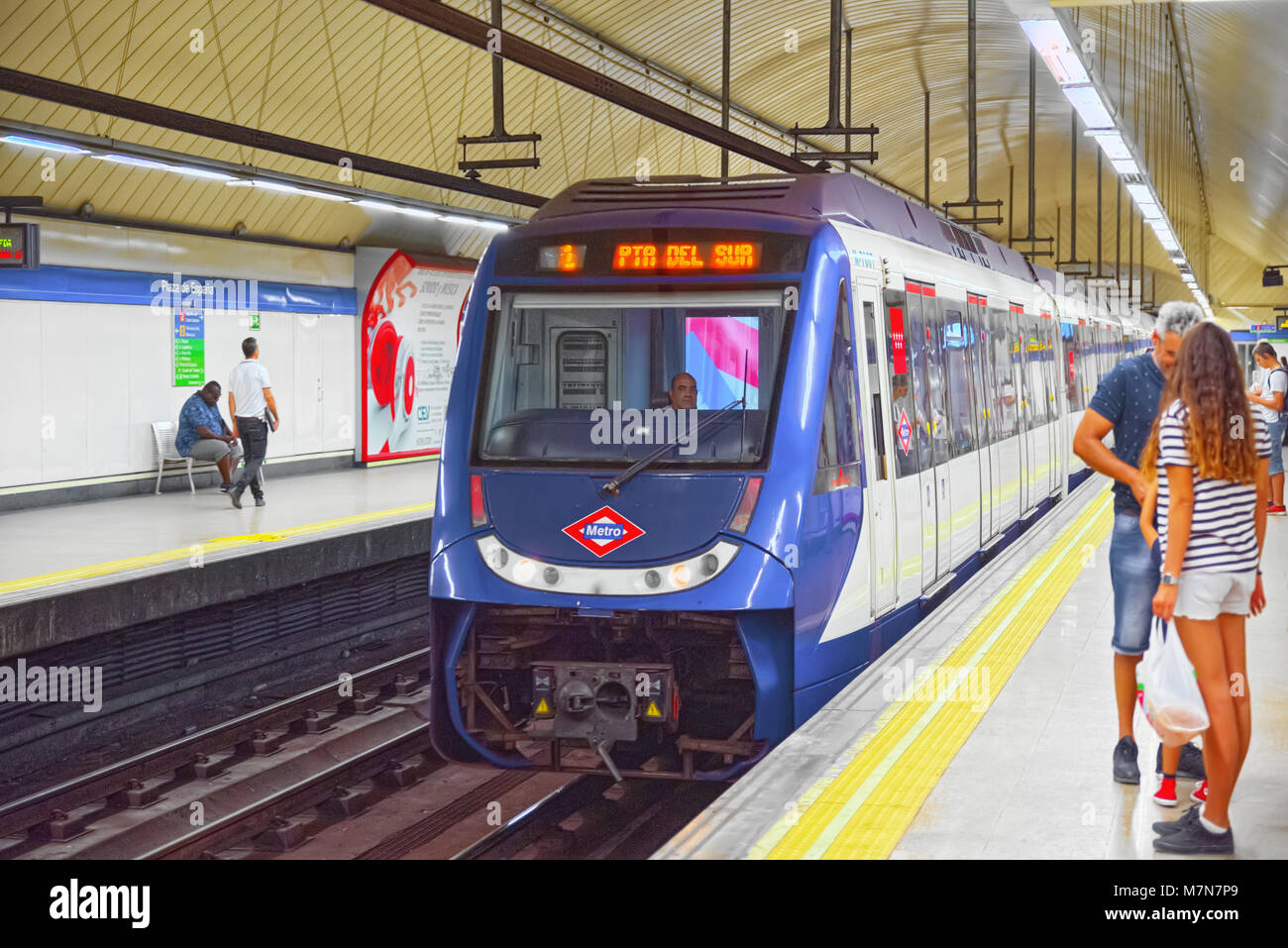 Madrid, Spain - June 06, 2017 : Metro train in the subway of the Madrid  Metro with people on station Stock Photo - Alamy