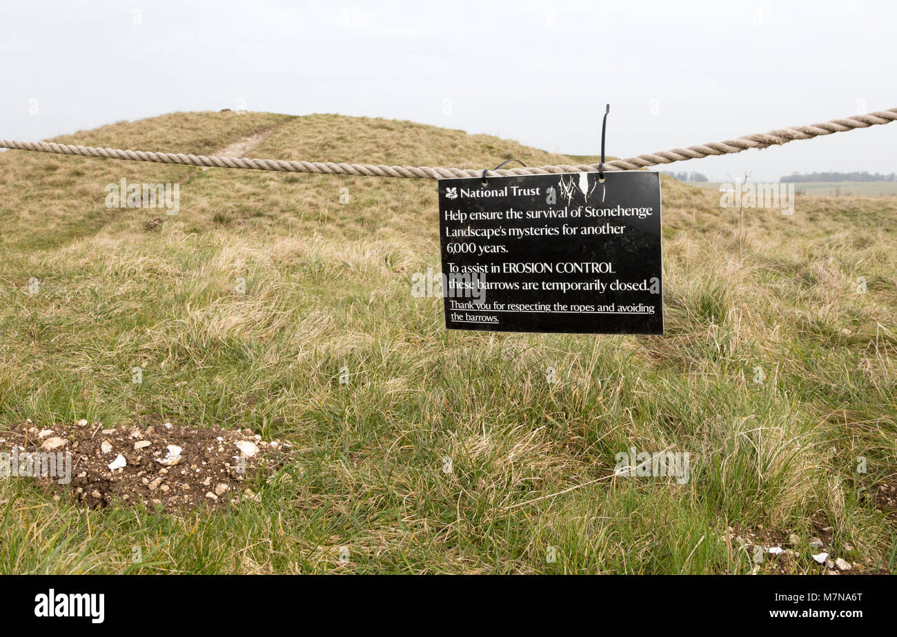 British bronze age burial mounds hires stock photography and images