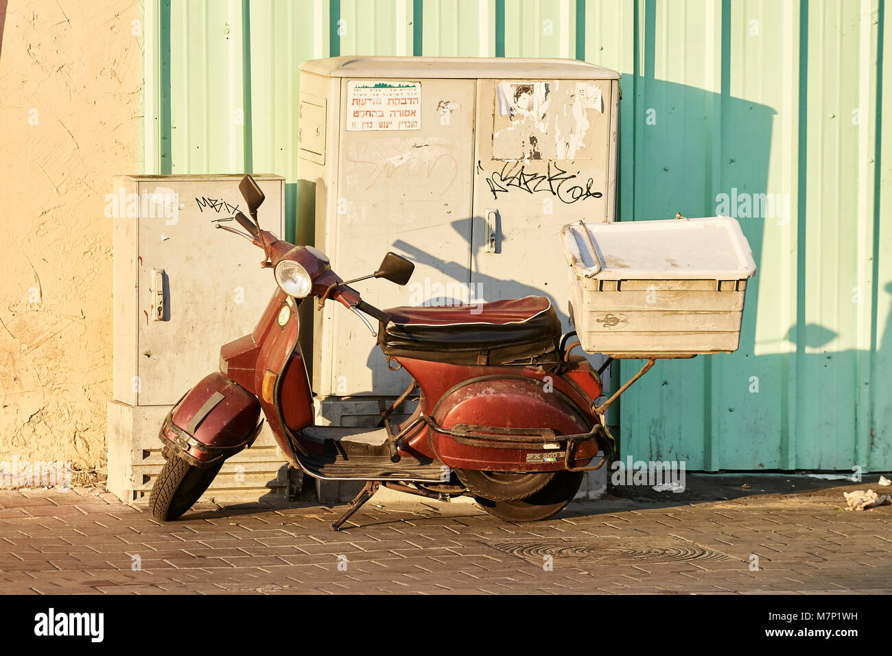 Home made cargo box hires stock photography and images Alamy