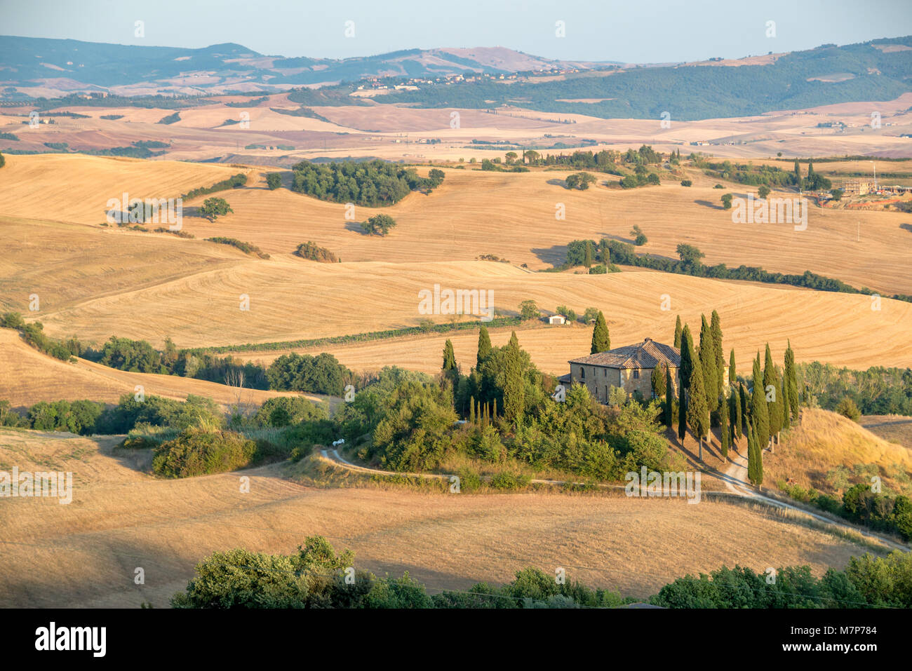 Beautiful typical countryside summer landscape in Tuscany, Italy Stock ...