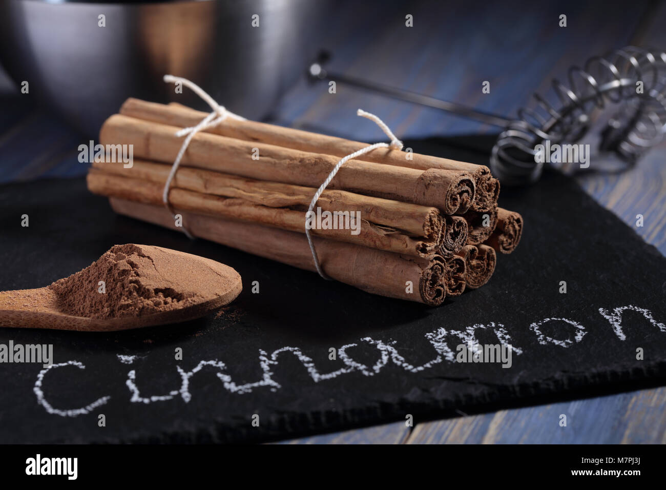 Ceylon Cinnamon in sticks and powder Stock Photo - Alamy