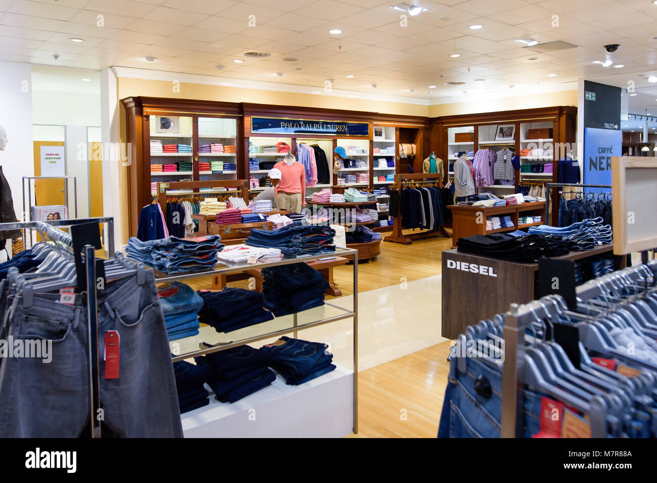Interior fashion trends hi-res stock photography and images - Alamy