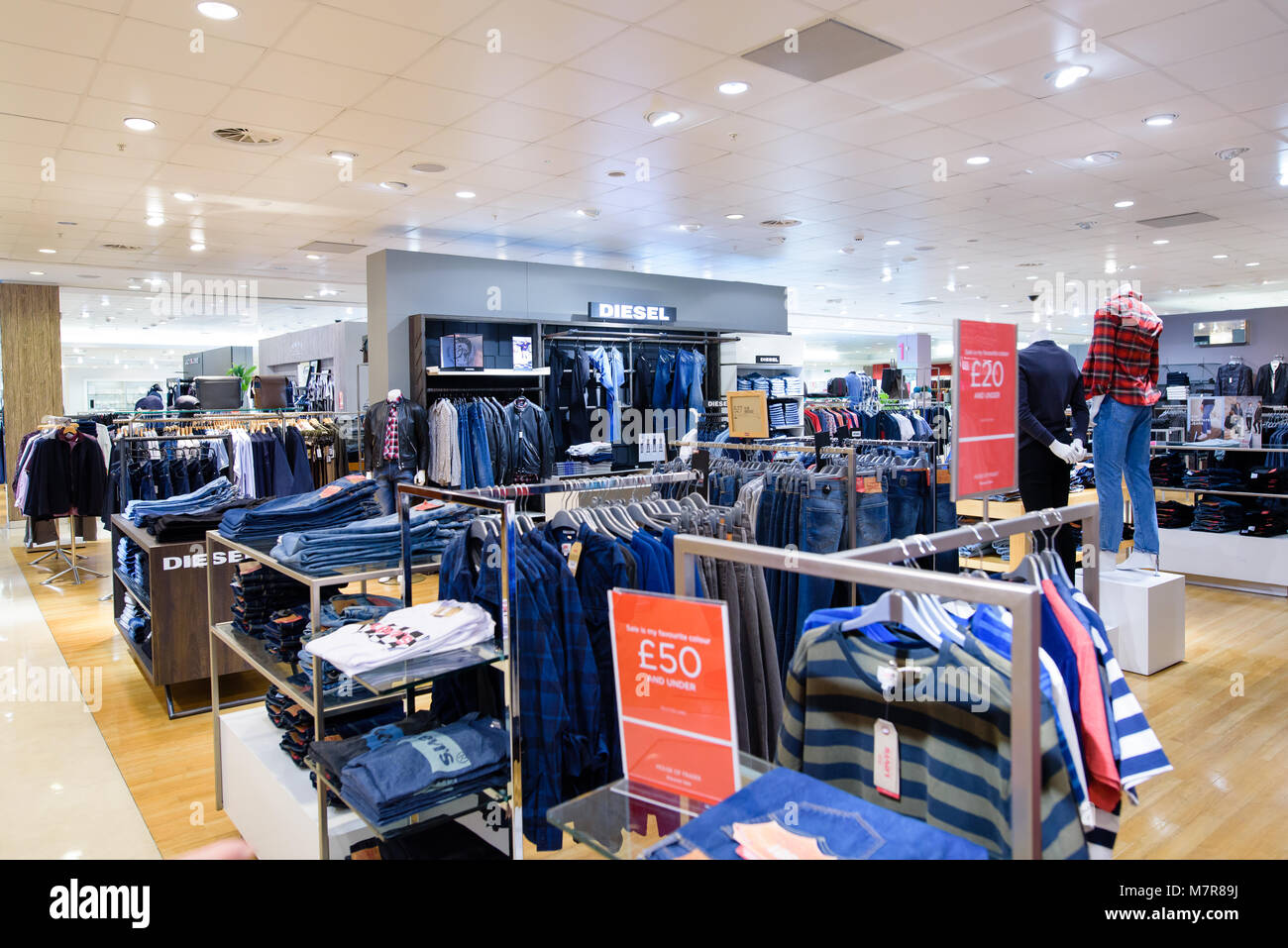 Retail therapy fashion hi-res stock photography and images - Alamy