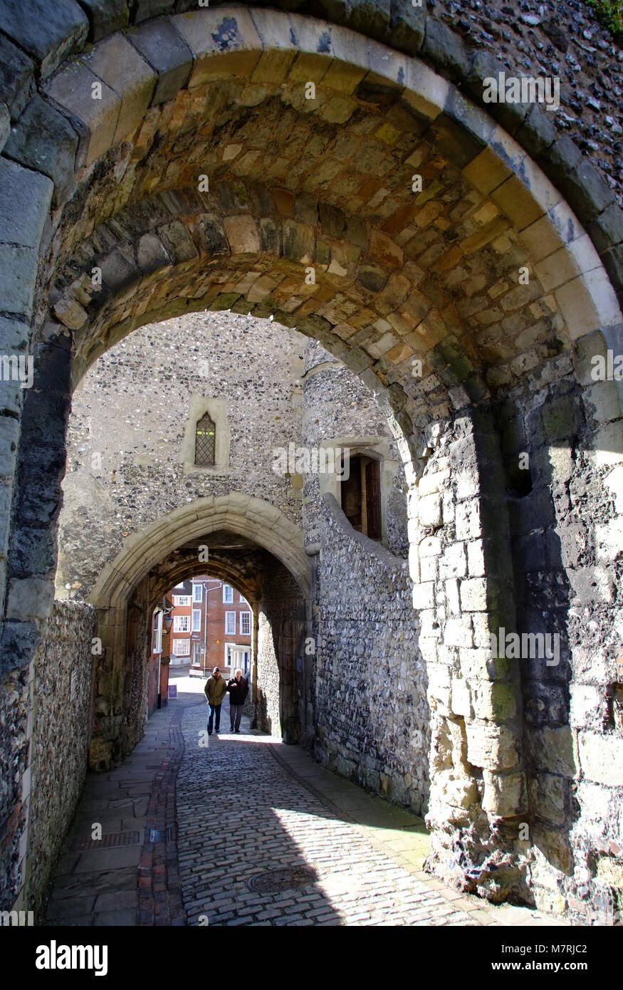 Medieval castle gate house and cobbled street, Lewes Castle, East ...