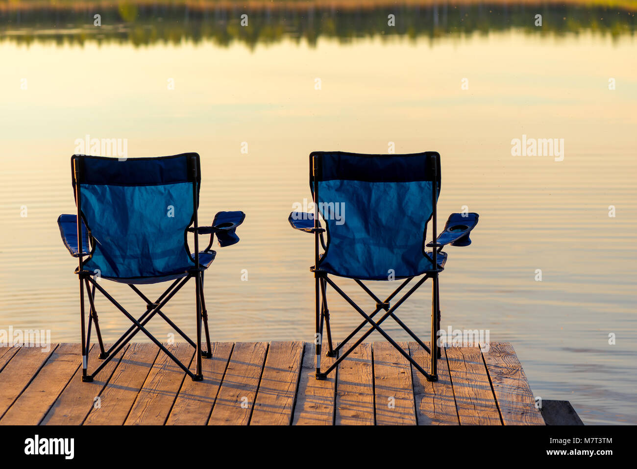 Two wooden chairs lake hi-res stock photography and images - Alamy