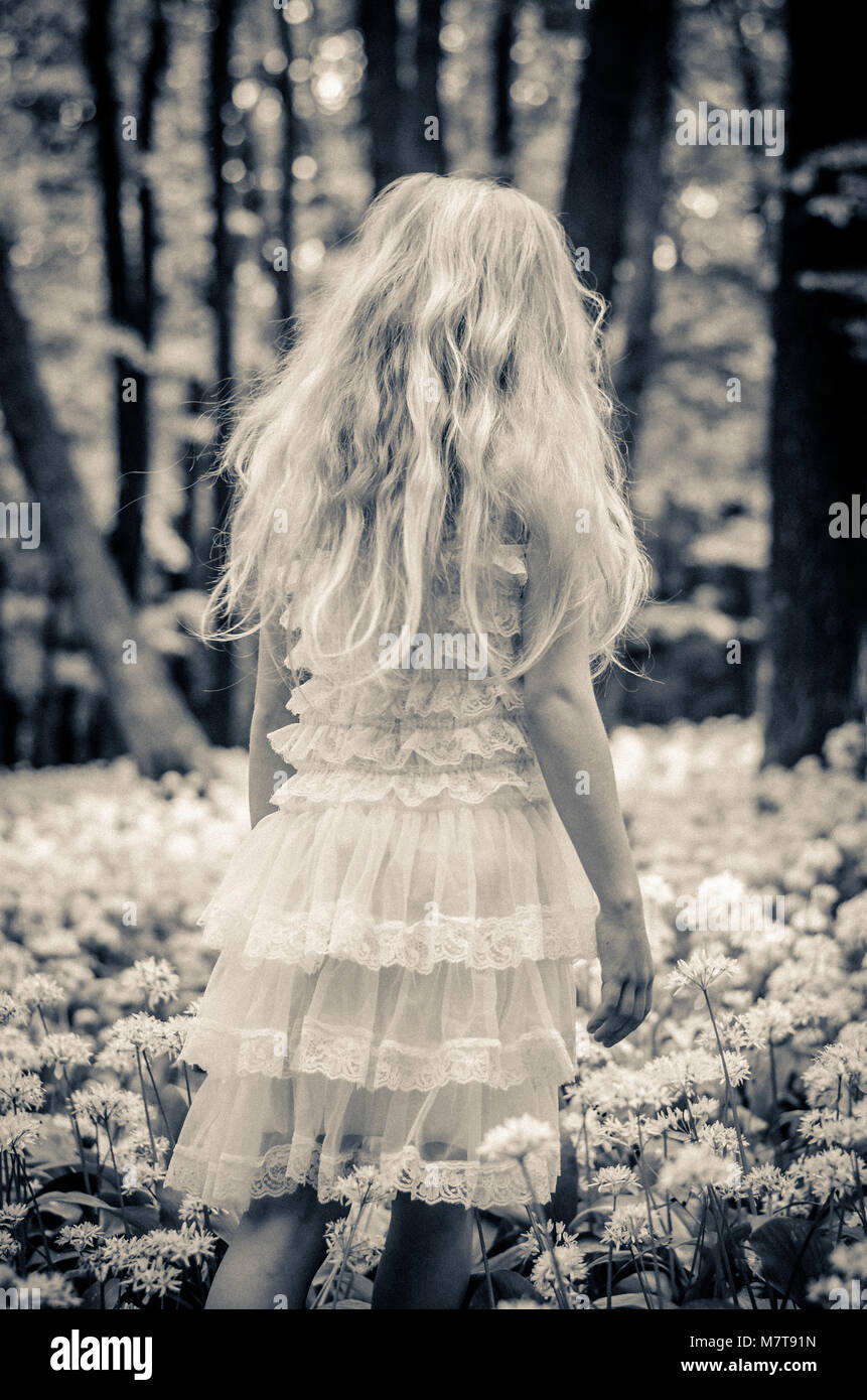 little girl with long blond hair back view Stock Photo - Alamy