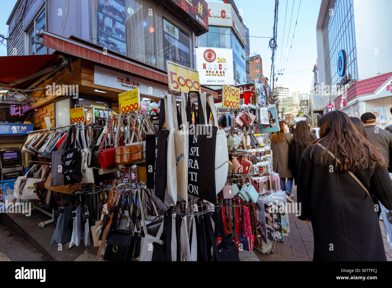 Street markets and flea markets in Hongdae
