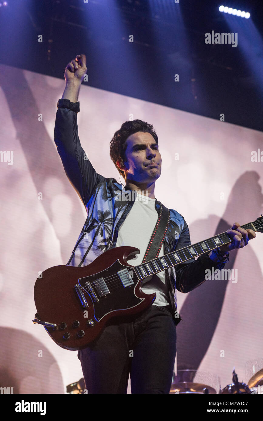 Newcastle, UK. 12 March 2018 Stereophonics live at Metro Radio Arena, Newcastle. 12 March 2018 Credit: Tracy Daniel/Alamy Live News Stock Photo