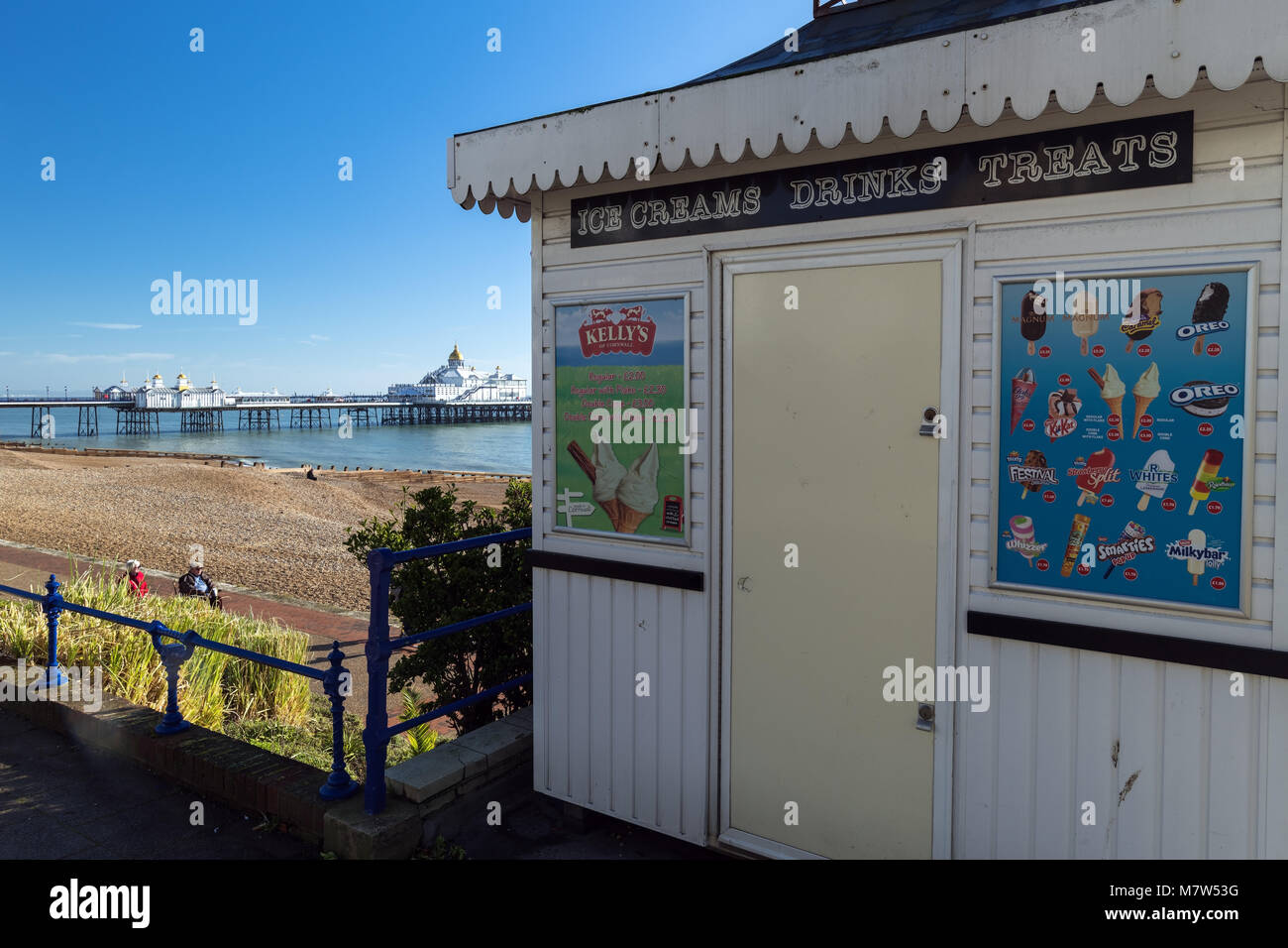 Ice cream hut hires stock photography and images Alamy