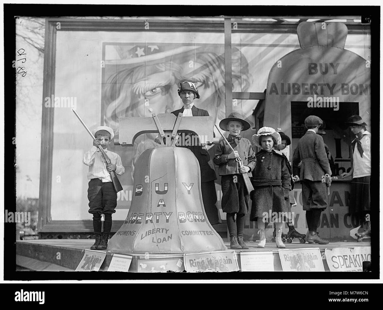 Replica of the liberty bell Black and White Stock Photos & Images Alamy