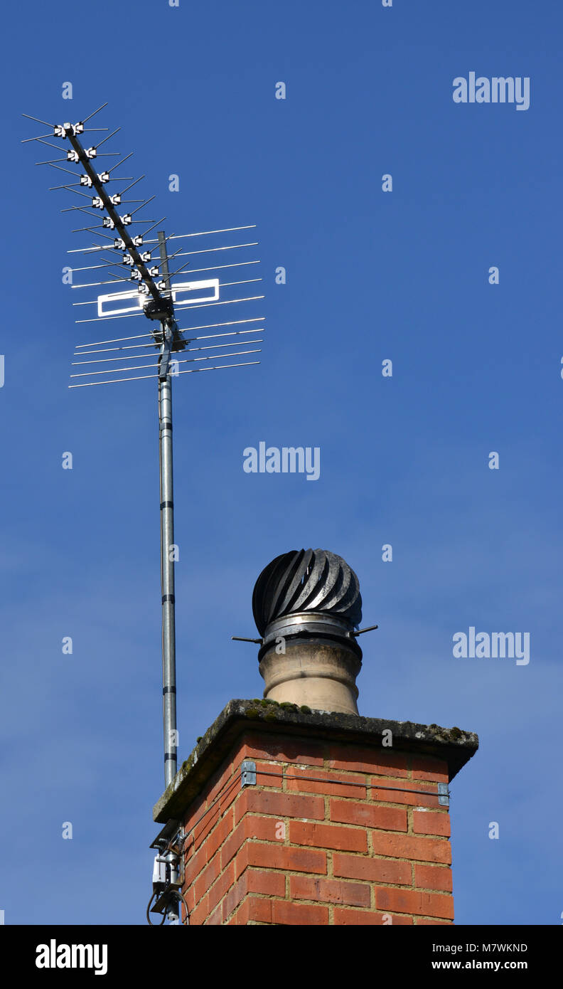 Chimney television aerial hires stock photography and images Alamy