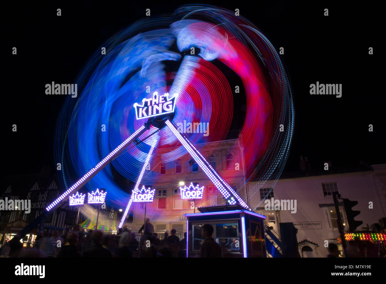 long-exposure-of-ride-at-funfair-giving-blurred-effect-stock-photo-alamy