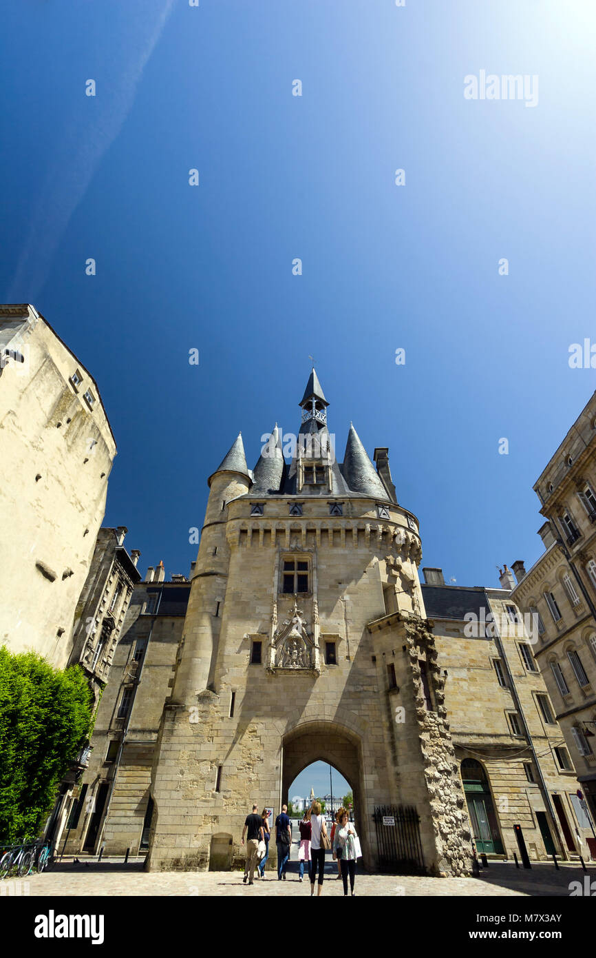 Bordeaux (south-western France): city gate 'Porte Cailhau' (or 'Porte du Palais'), 'place du Palais' square, registered as a UNESCO World Heritage Sit Stock Photo