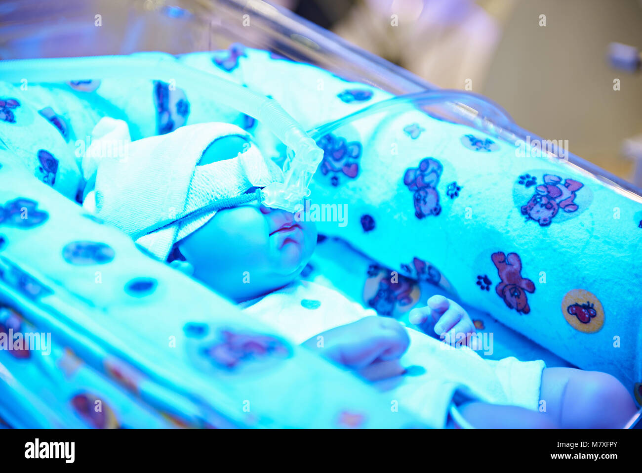 Intensive care unit hi-res stock photography and images - Page 3