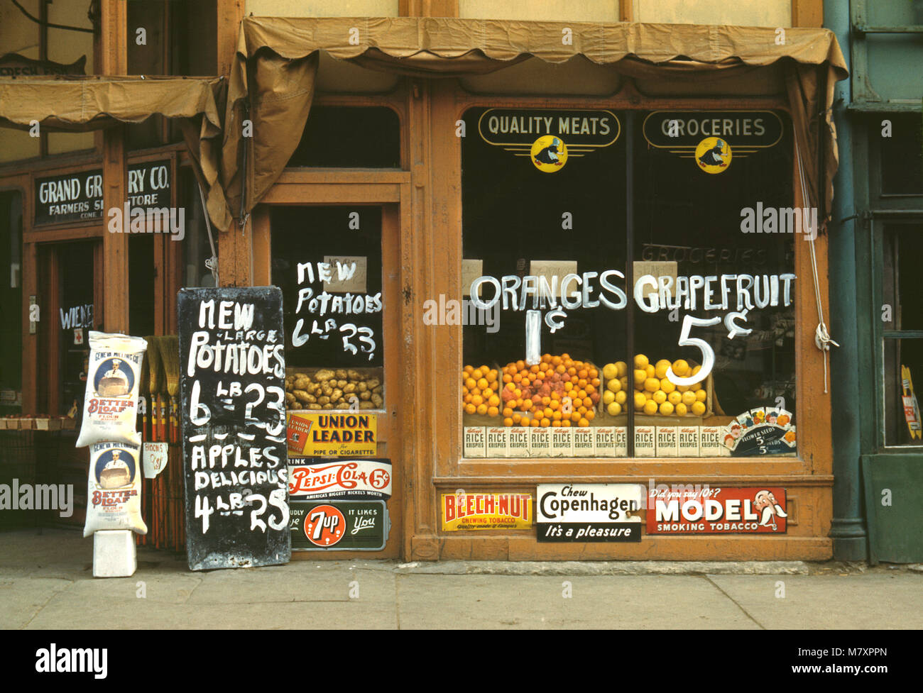 Historical Grocery Shop Stock Photos Historical Grocery Shop