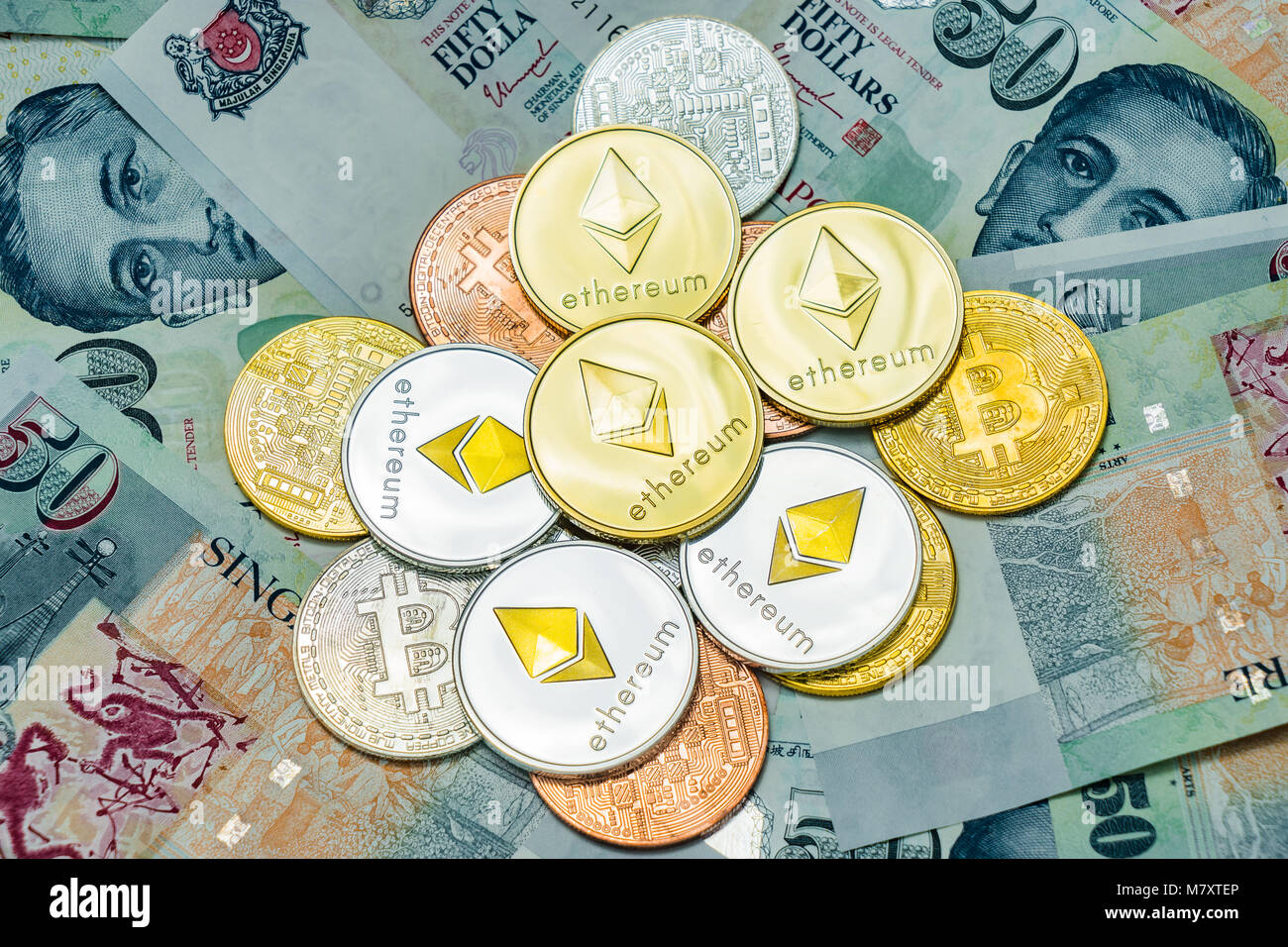 Singapore coins hi-res stock photography and images - Page 5 - Alamy