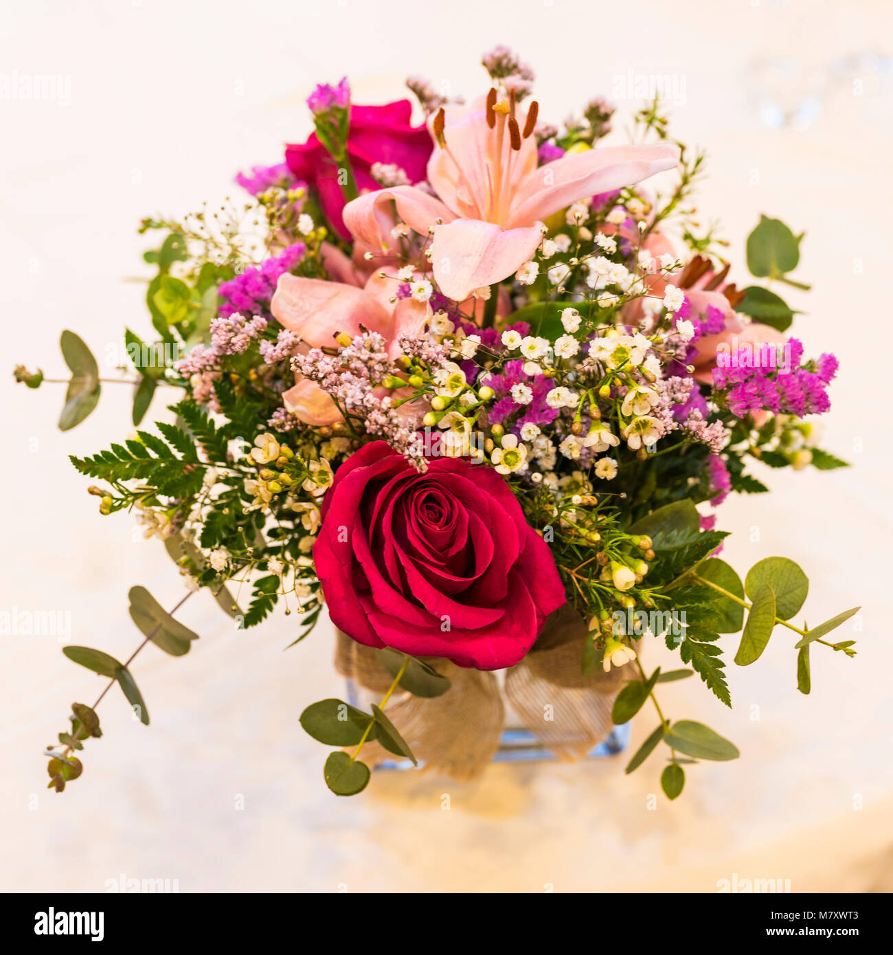 Centros de flores para mesas Flower arrangements for tables Stock