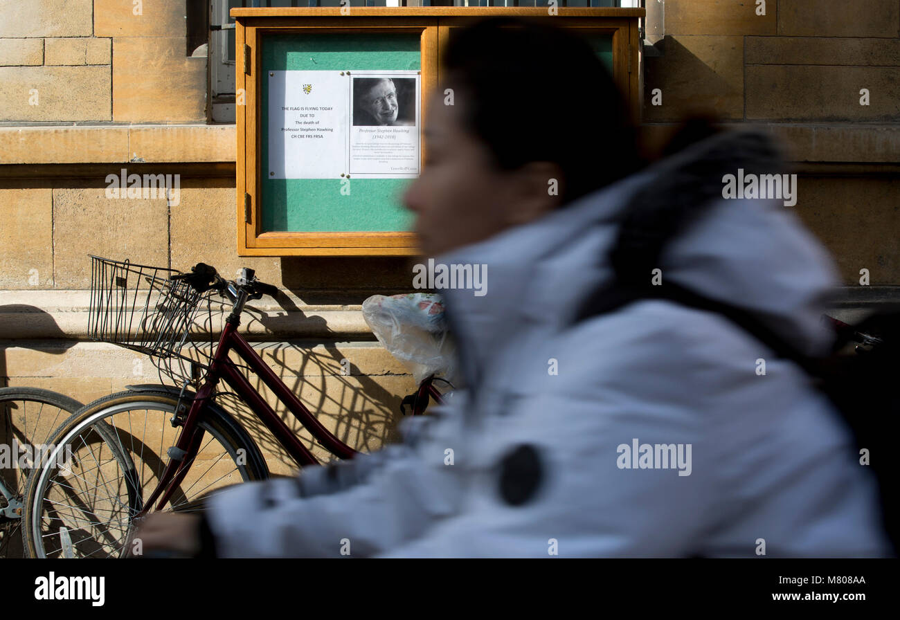 Cambridge, Britain. 14th Mar, 2018. A notice announcing the death of Stephen Hawking is seen outside Gonville and Caius College at the University of Cambridge, in Cambridge, Britain, on March 14, 2018. Renowned British physicist Stephen Hawking died peacefully at home in the British university city of Cambridge in the early hours of Wednesday at the age of 76, his family spokesman said. Credit: Isabel Infantes/Xinhua/Alamy Live News Stock Photo