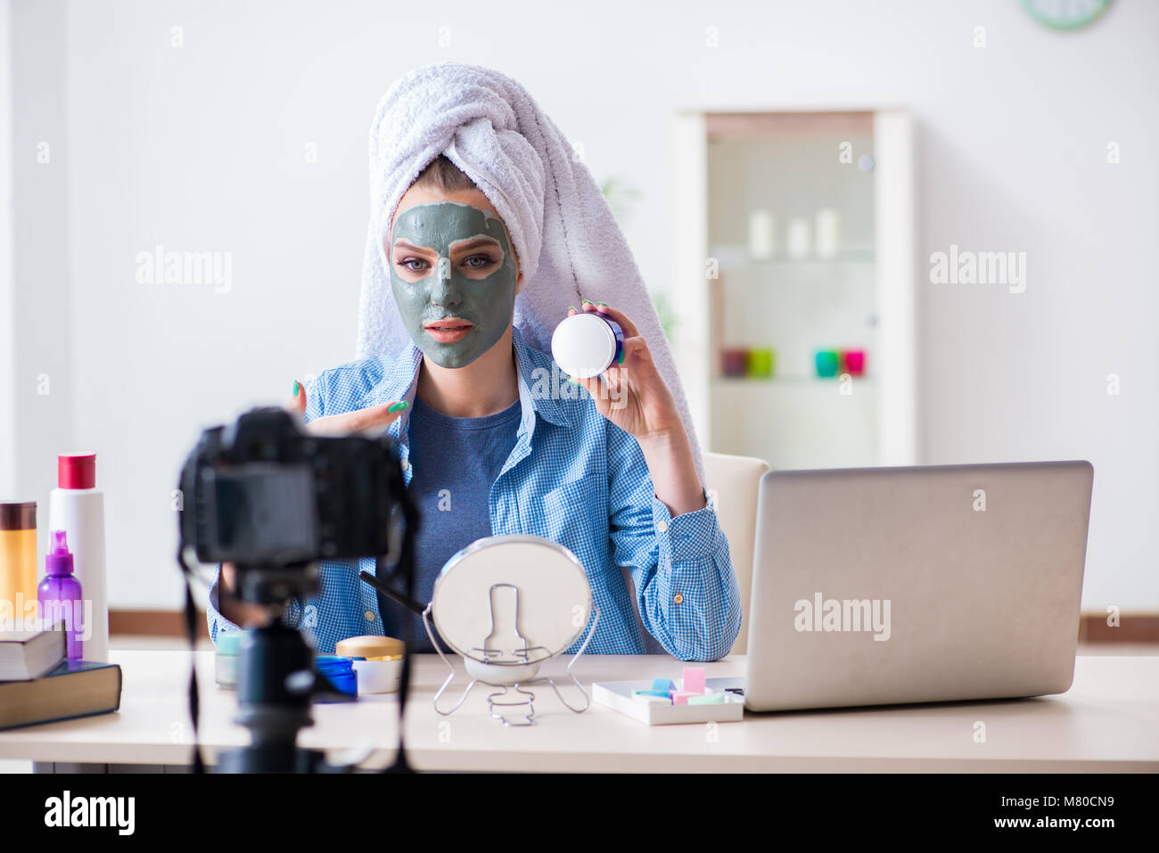 Beauty blogger recording video for vlog Stock Photo - Alamy