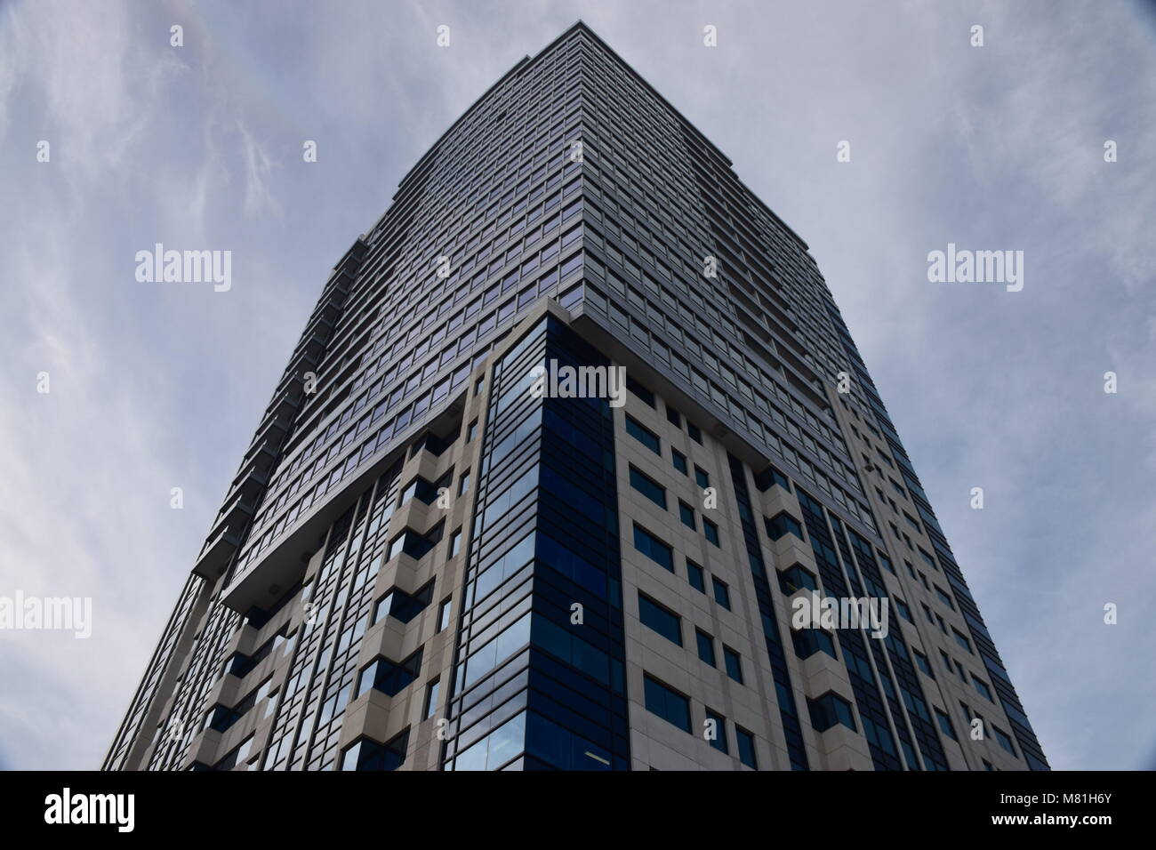 Highrise tower skyscraper glass hi-res stock photography and images - Alamy