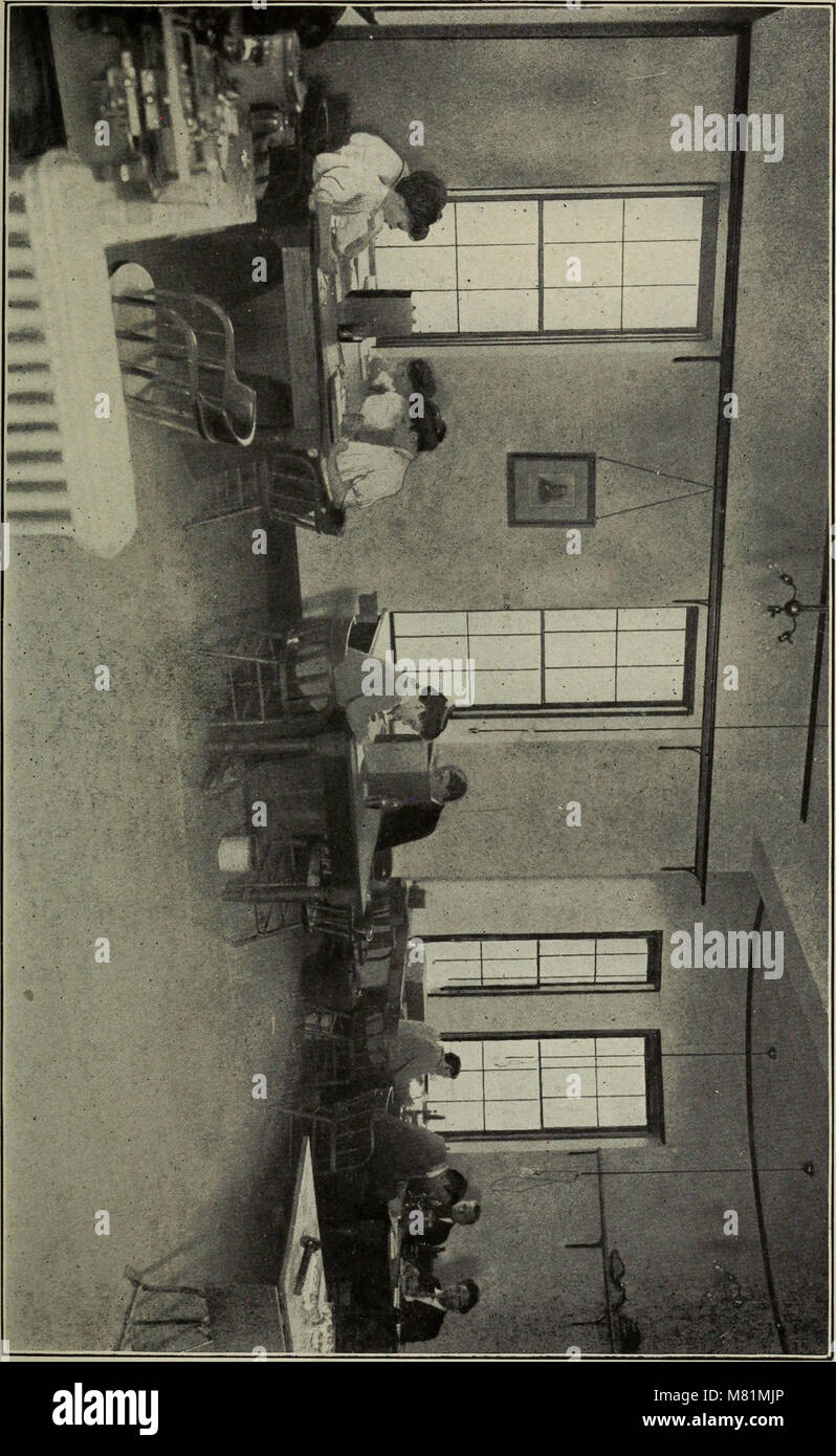 The 1906 Bulletin of the University of Rhode Island serves as a catalog