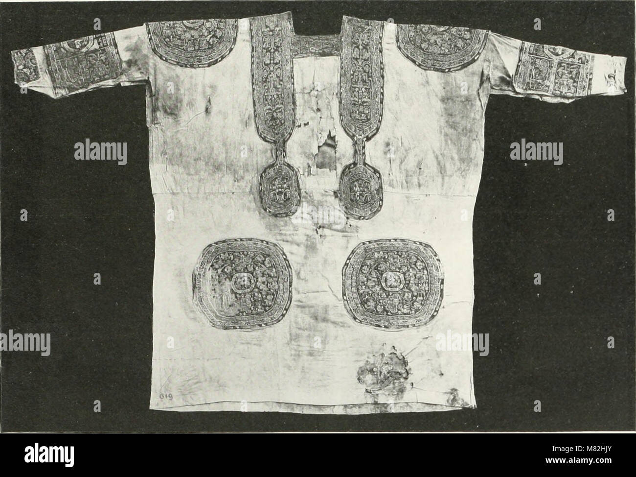 Burial textiles hi-res stock photography and images - Alamy