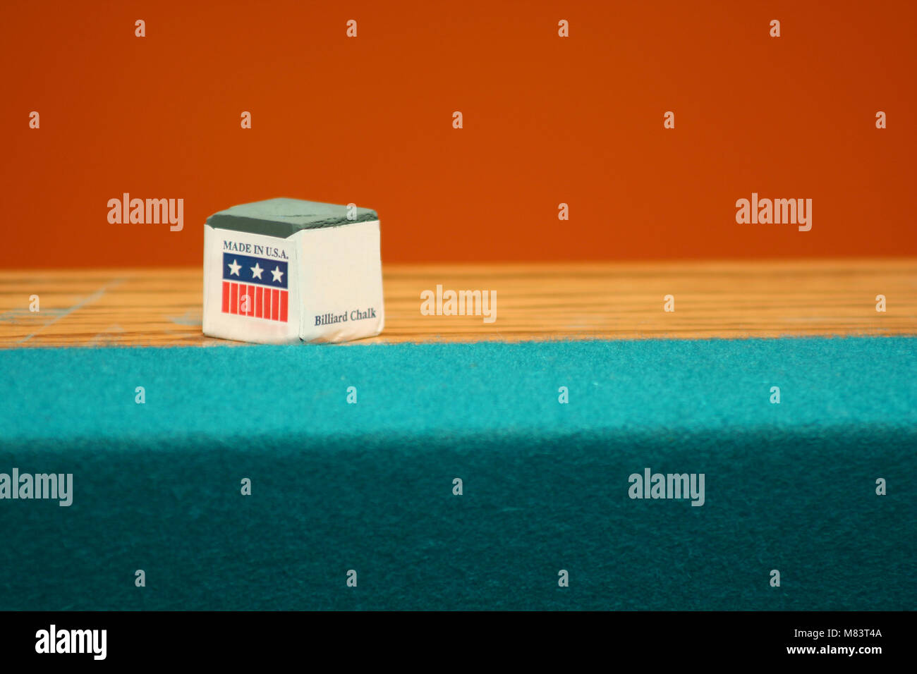 Pool Chalk on the edge of a table Stock Photo Alamy