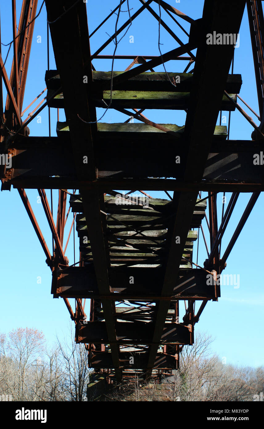 Old railroad bridge hi-res stock photography and images - Alamy
