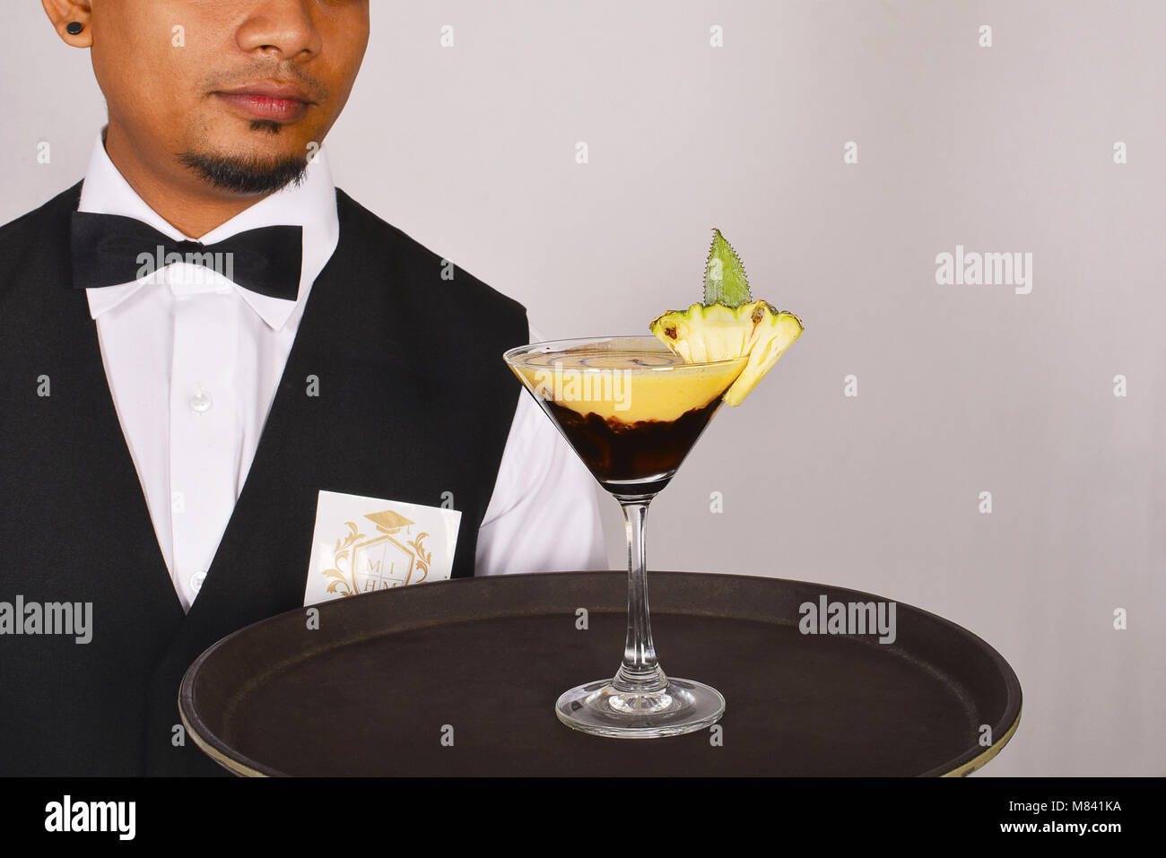 Restaurant server carrying drinks Stock Photo Alamy