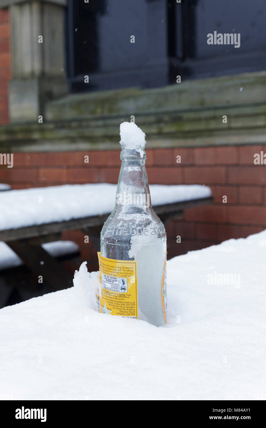 Empty beer bottle hires stock photography and images Alamy