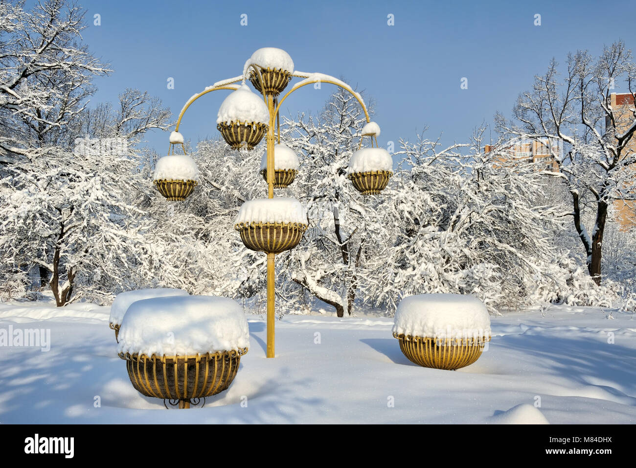 Flower pot holder hires stock photography and images Alamy