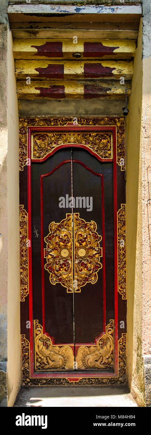 bali style door - Traditional Balinese wood carved door Stock Photo - Alamy