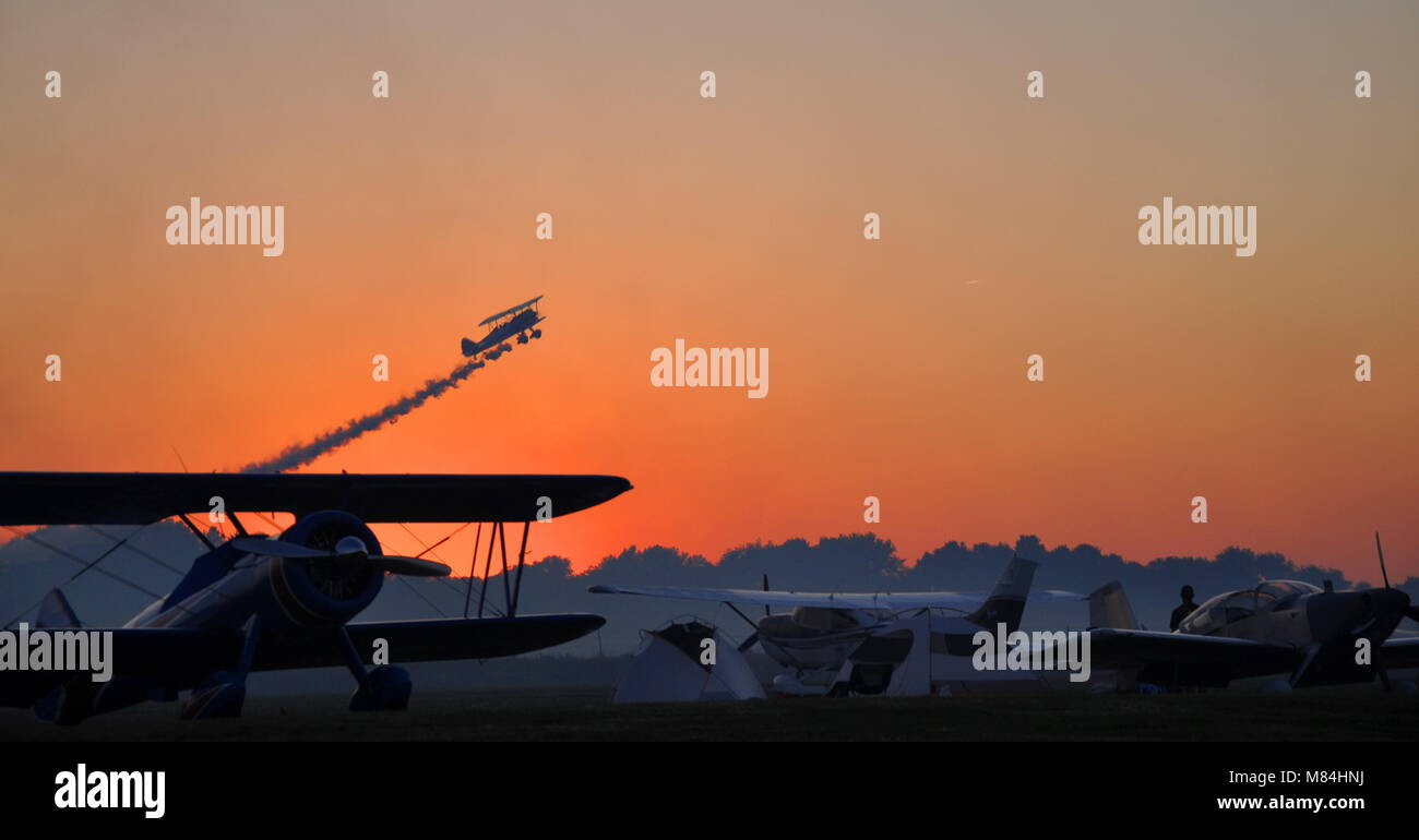 Vintage biplane hires stock photography and images Alamy