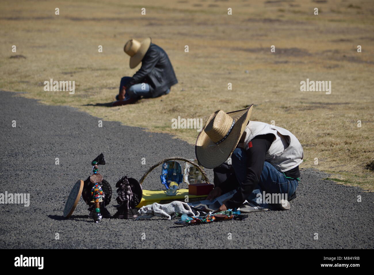 Mexicans selling souvenirs at Teotihuacan, Mexico Stock Photo
