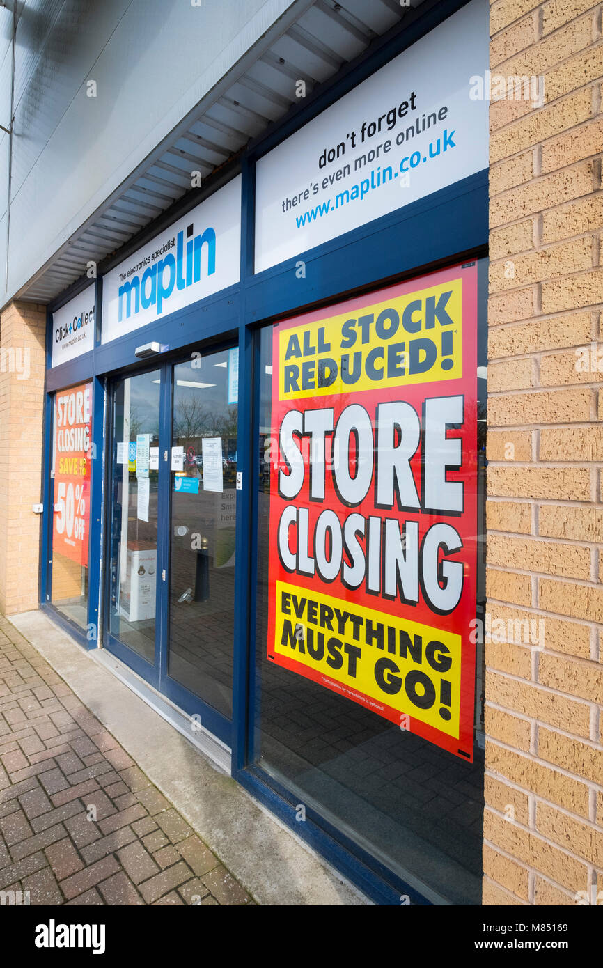Maplin store closing down sale at Bridge Retail Park, Telford, Shropshire, England, UK. Stock Photo