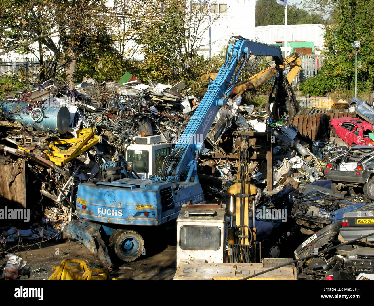 Car breaker's yard crane hires stock photography and images Alamy