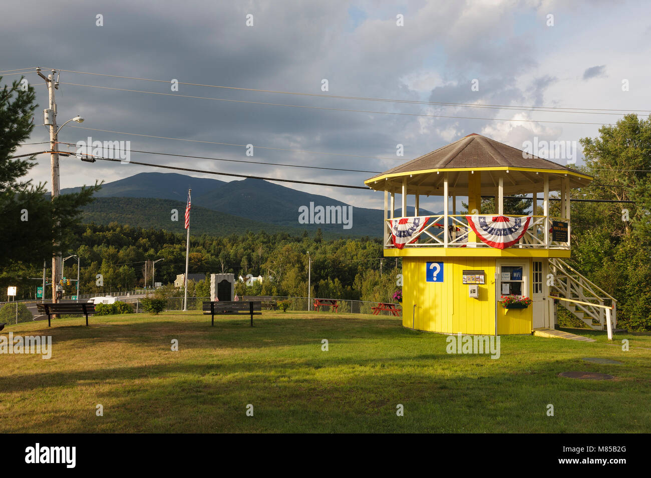 Information booth at the junction of Route 3 and Route 302 in the village of Twin Mountain in Carroll, New Hampshire during the summer months. Stock Photo