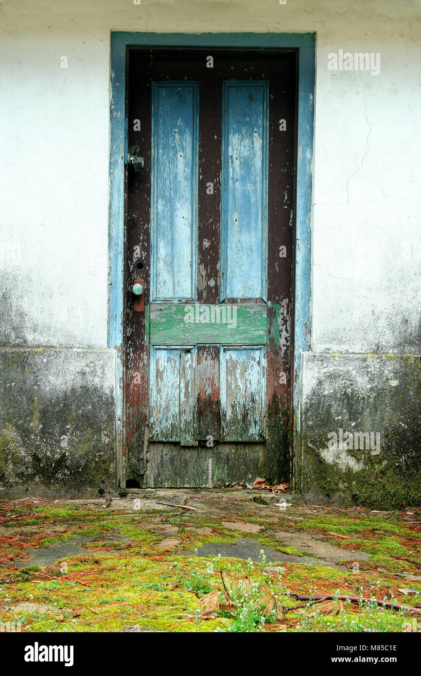 Wooden door image hi-res stock photography and images - Alamy