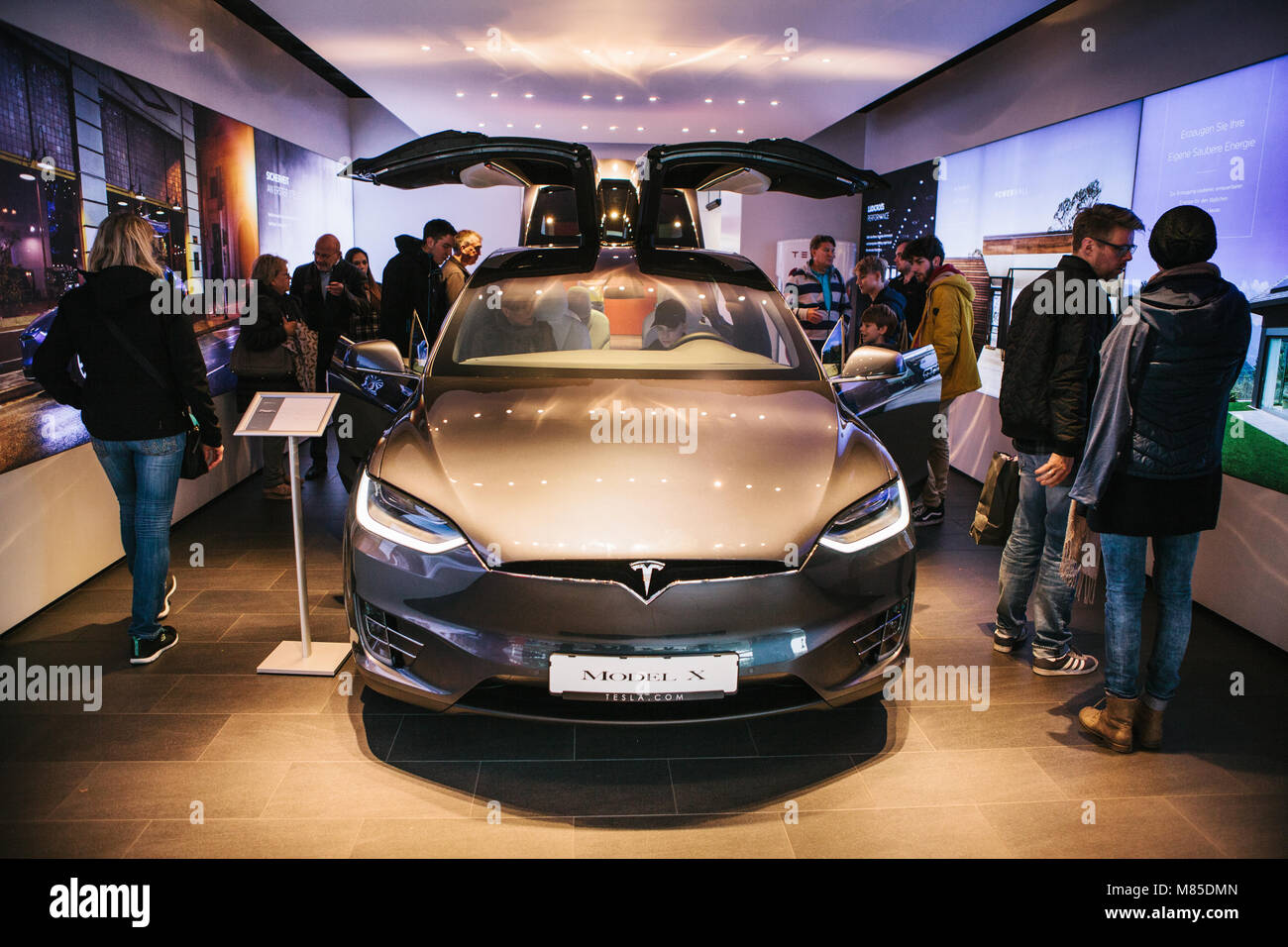Tesla model x presentation deals