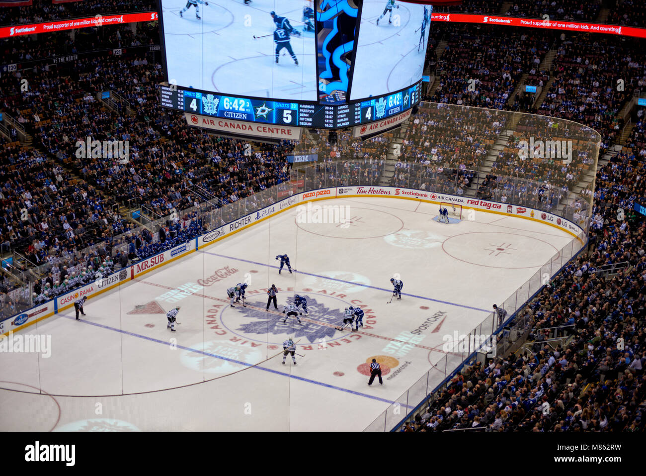 Toronto maple leafs hockey hi res stock photography and images Alamy