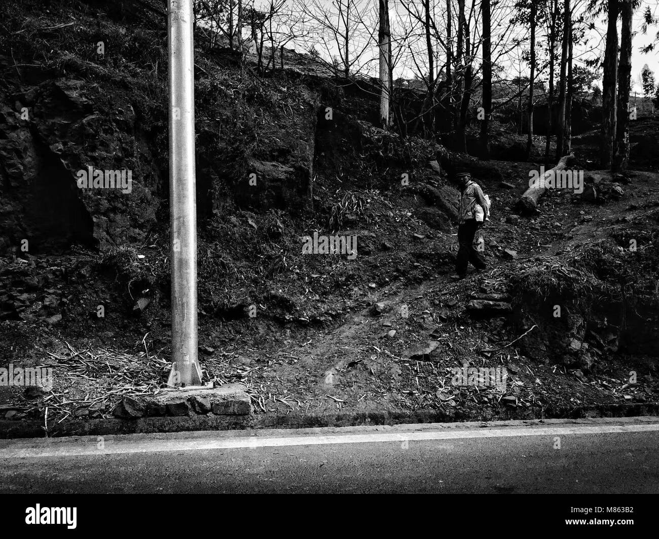 Sichuan, Sichuan, China. 15th Mar, 2018. Sichuan, CHINA-15th March 2018: People live in poverty-stricken Daliang Mountain area in southwest China's Sichuan Province. Credit: SIPA Asia/ZUMA Wire/Alamy Live News Stock Photo