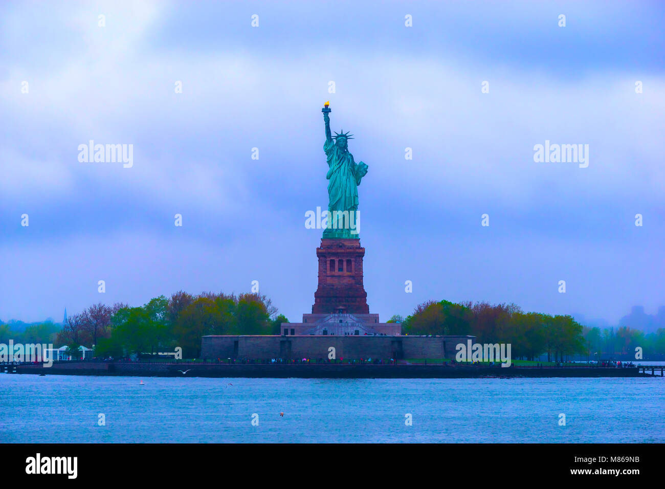 Liberty Statue in Manhattan Stock Photo Alamy