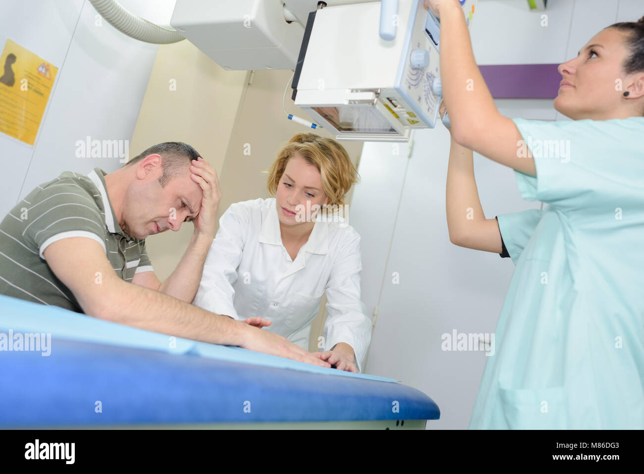 Hospital surgeon mistake hi-res stock photography and images - Alamy