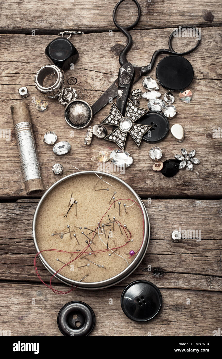 Set of accessories for sewing threads and buttons Stock Photo - Alamy