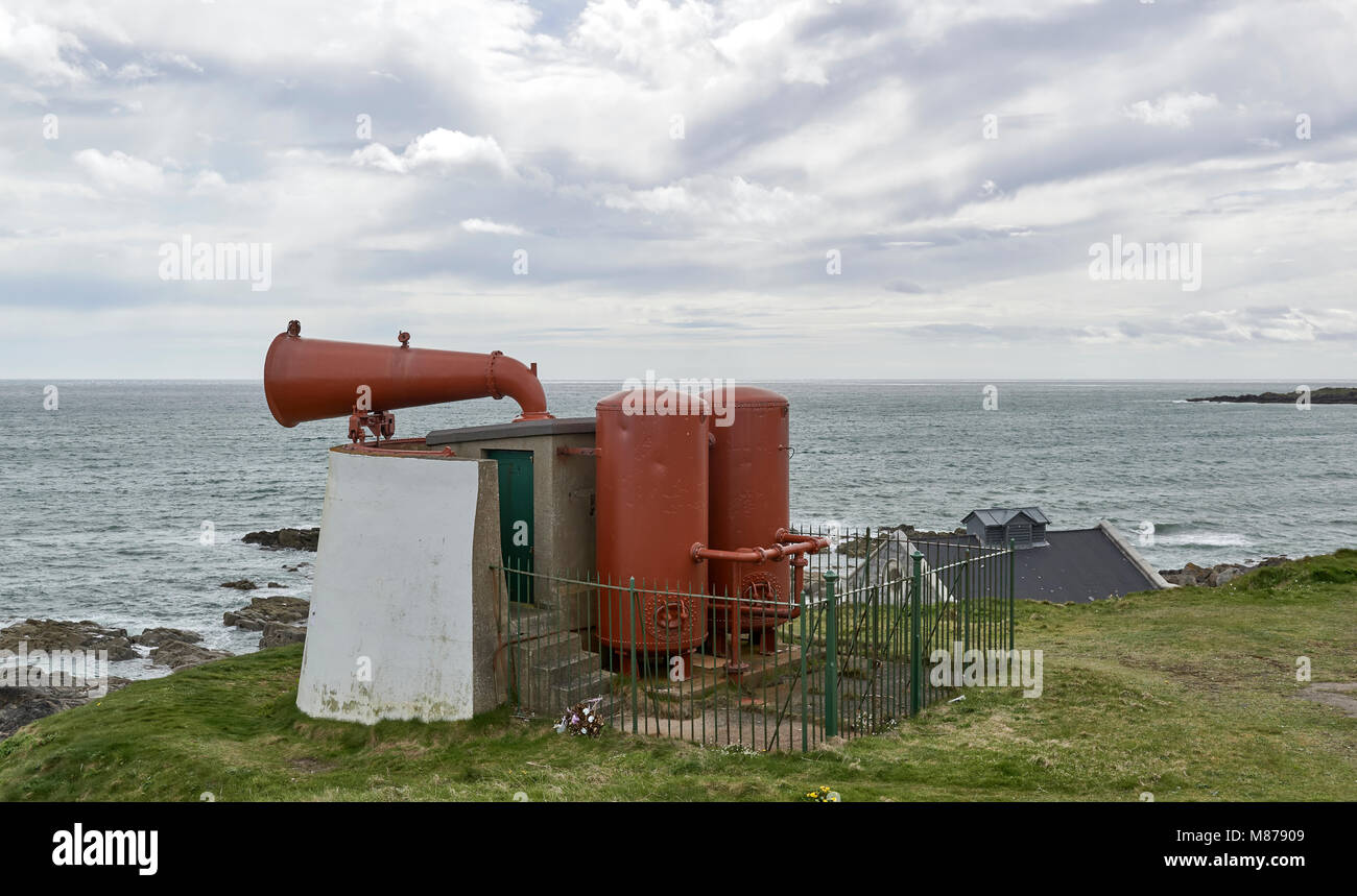 Fog horn hires stock photography and images Alamy