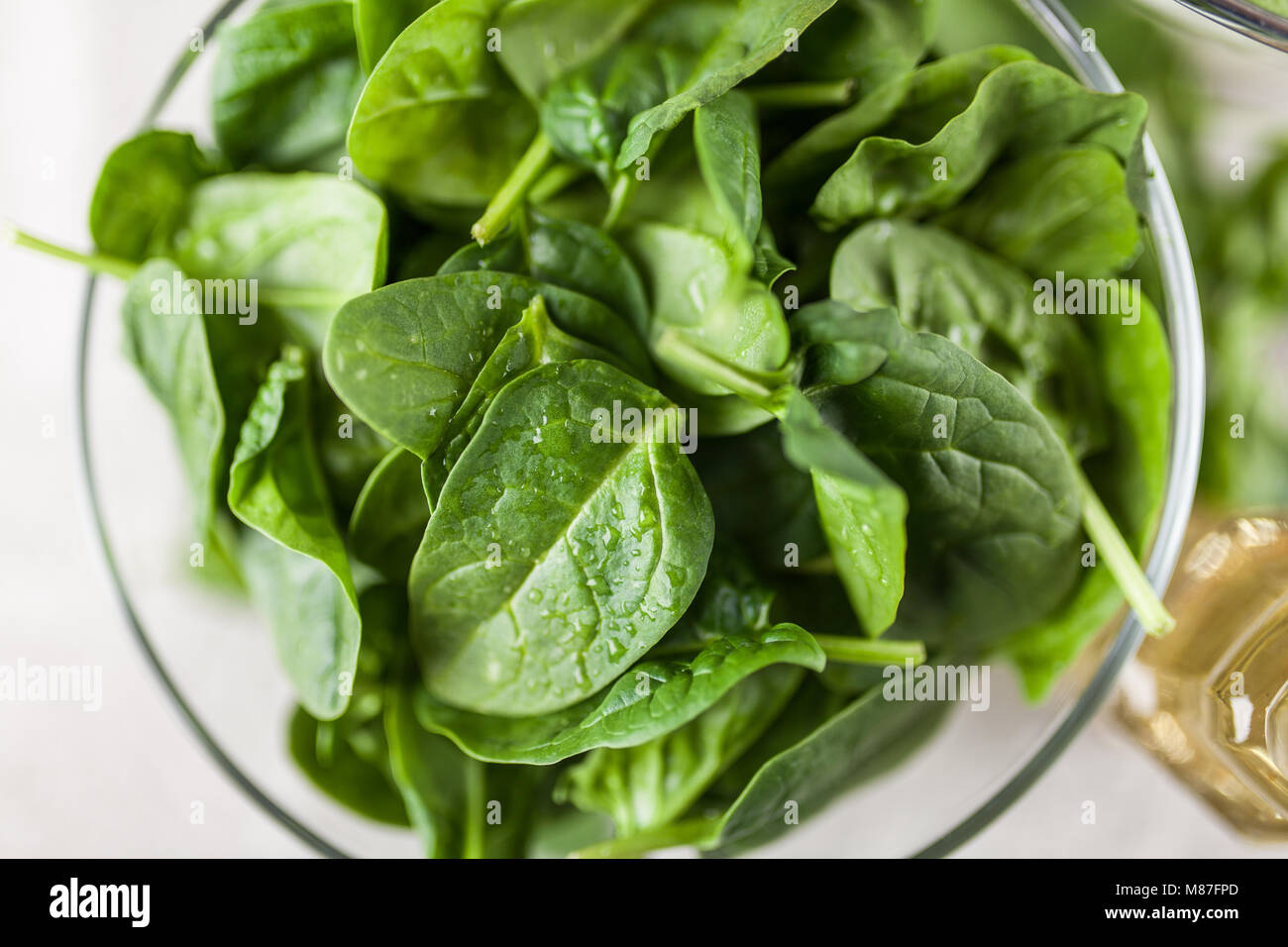 Baby spinach leaves Stock Photo - Alamy