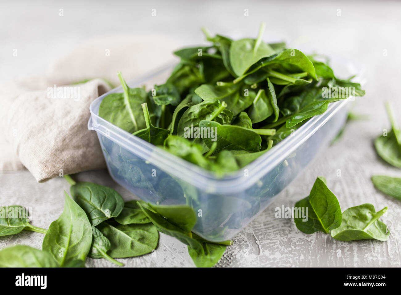 Baby spinach leaves Stock Photo - Alamy