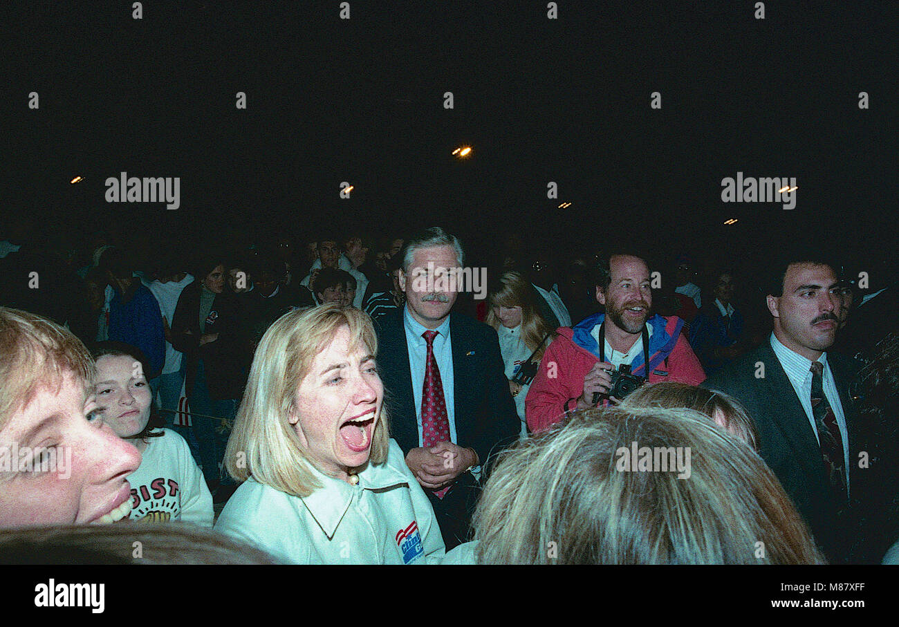 Clinton gore campaign bus tour hires stock photography and images Alamy