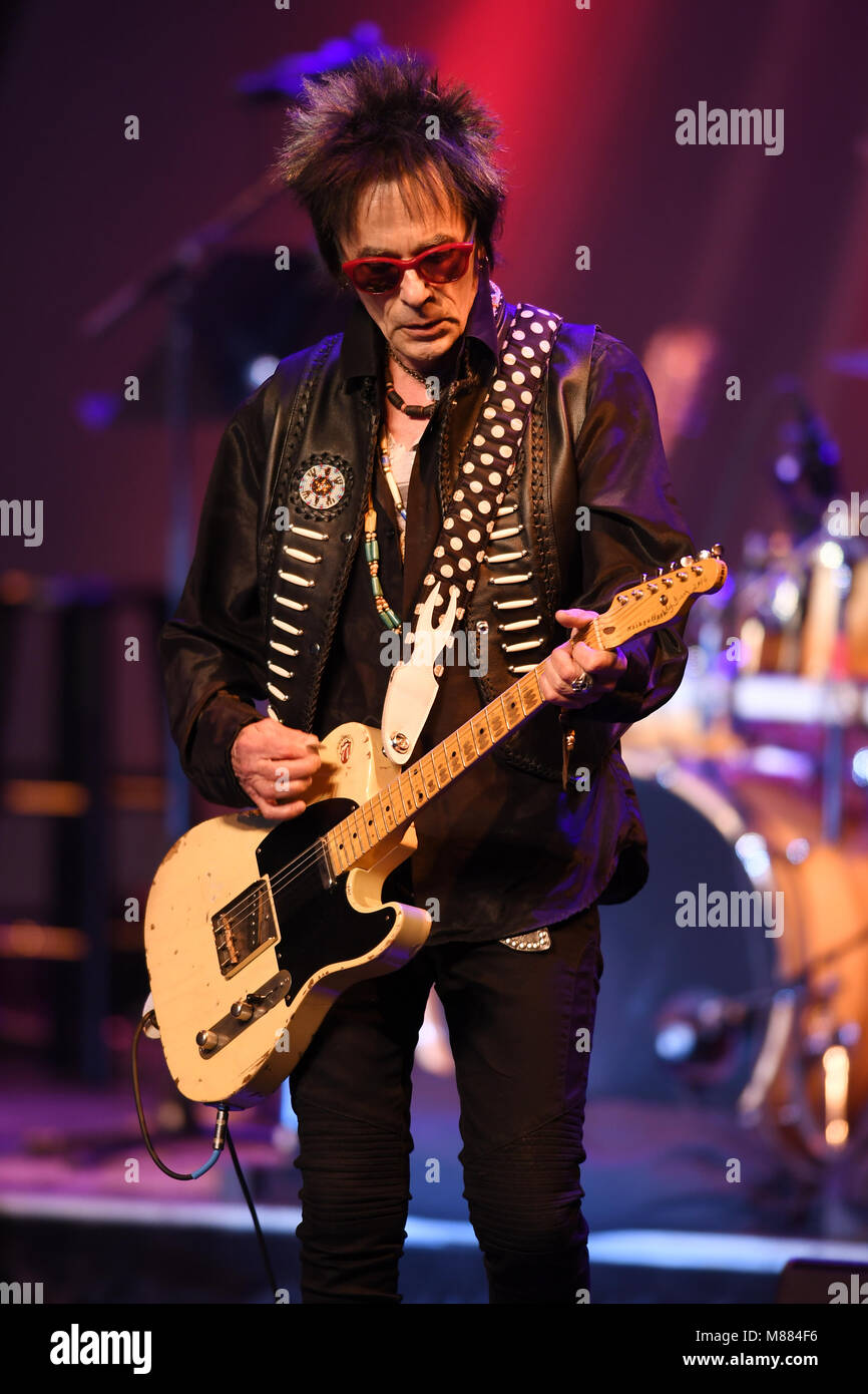 Earl slick hires stock photography and images Alamy