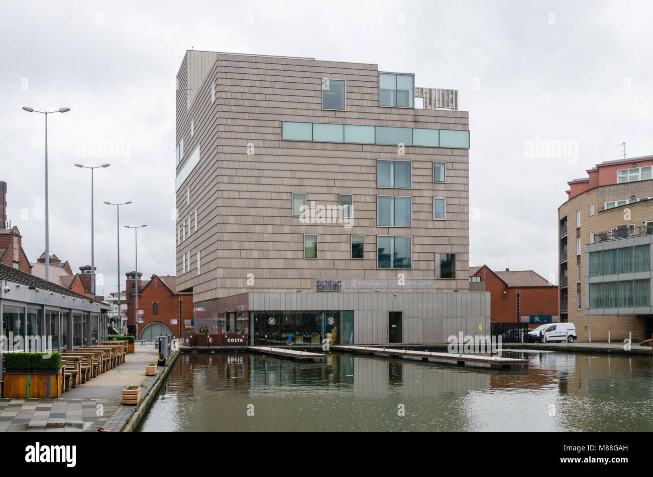 The New Art Gallery Walsall in Gallery Square overlooking the Walsall Canal Basin in the West Midlands Stock Photo